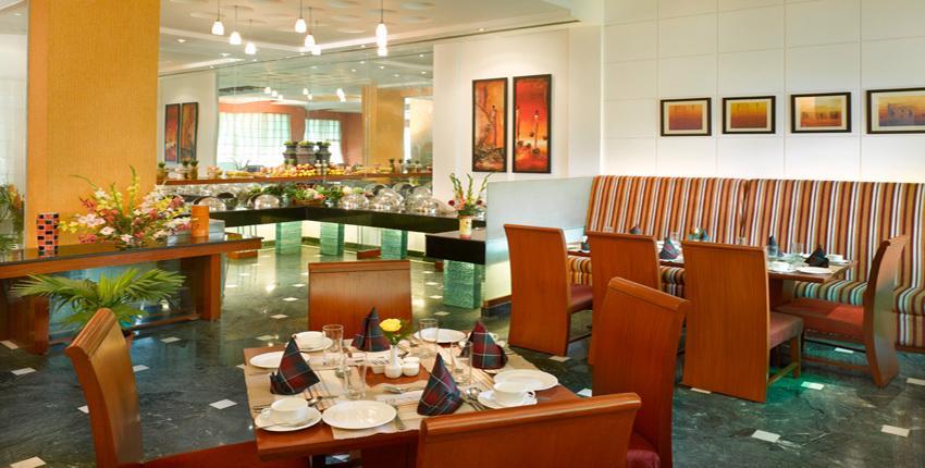 Hotel Hindusthan International, Варанасі Екстер'єр фото