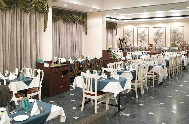 Hotel Hindusthan International, Варанасі Екстер'єр фото