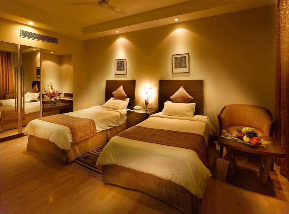 Hotel Hindusthan International, Варанасі Екстер'єр фото