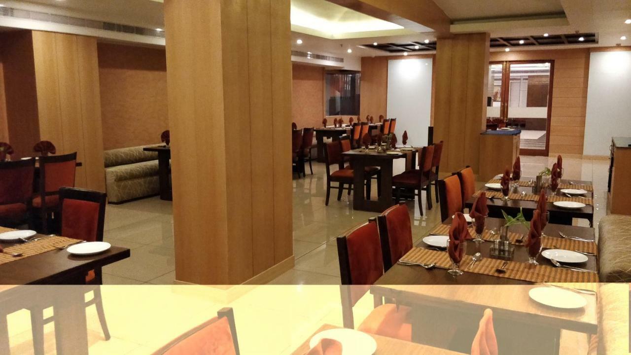 Hotel Hindusthan International, Варанасі Екстер'єр фото