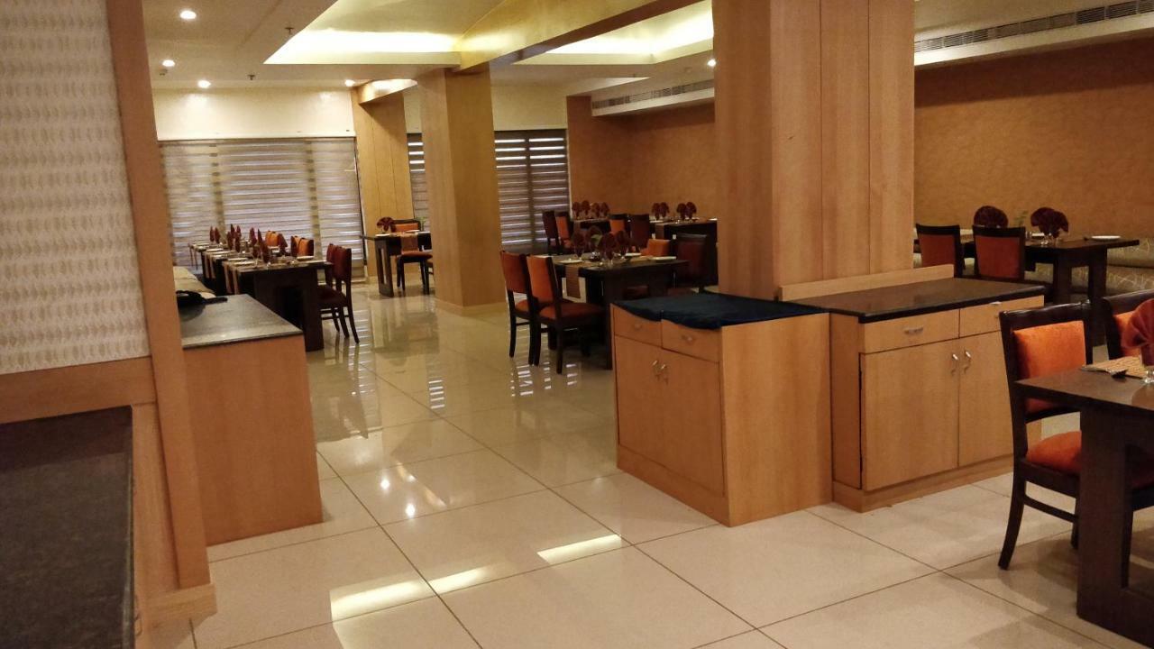 Hotel Hindusthan International, Варанасі Екстер'єр фото